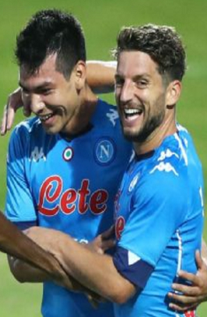 Chucky Lozano anotó su tercer gol de la pretemporada con el Nápoles