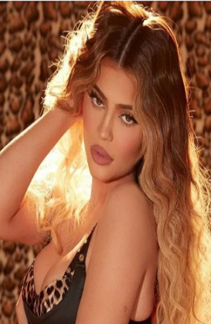 Kylie Jenner cautivó en redes sociales con disfraz de King Cobra