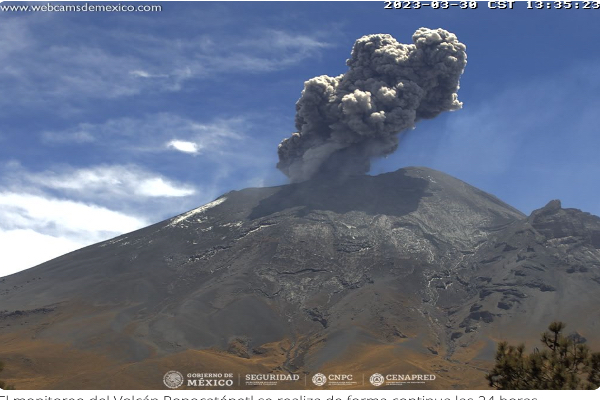 Volcán Popocatépetl registra 176 exhalaciones y explosión menor