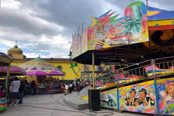 Accidente en juego mecánico deja tres lesionados en San Cristóbal Tepontla