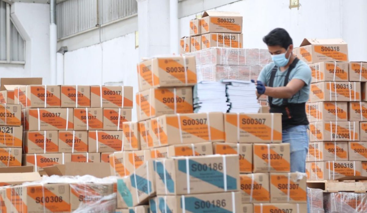 Inicia reparto de 9 millones de libros de texto gratuitos en Puebla