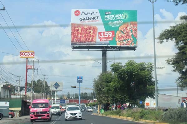 Congreso prohíbe espectaculares en áreas verdes de Puebla