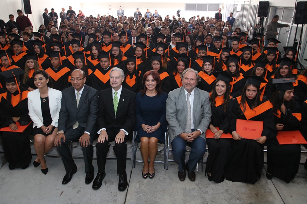 Egresa segunda generación de estudiantes de la Prepa UDLAP-SEDIF