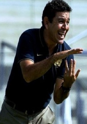 David Patiño, ratificado como DT de Pumas UNAM