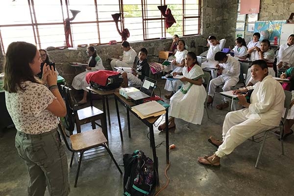 SEP Puebla atiende a más de 100 estudiantes hablantes de lenguas indígenas