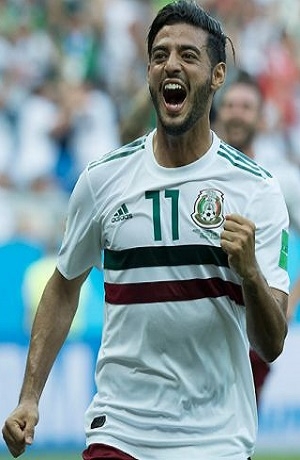 Carlos Vela extrañará a Zlatan: “Siempre es bueno jugar contra el mejor”