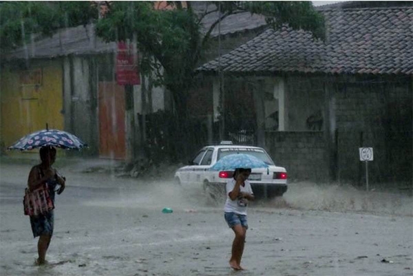 Ordenan evacuación preventiva en Guerrero por lluvias