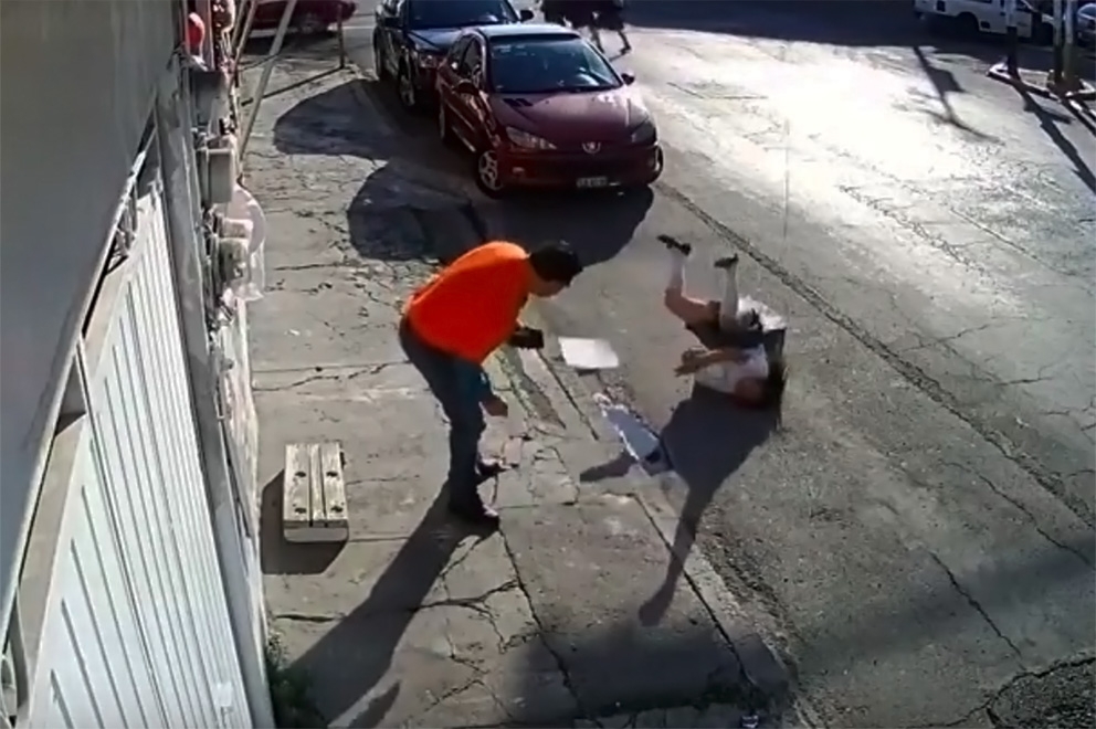 VIDEO: Pipa arrastra cables y casi decapita a niña de 12 años en Puebla