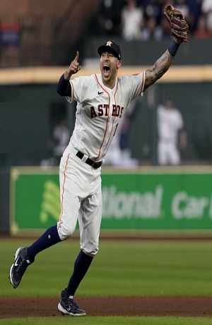 Astros de Houston derrota 5-0 a Boston Reds y están en la Serie Mundial