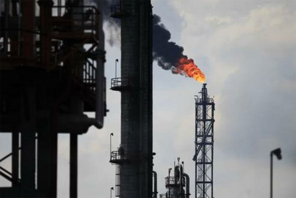 Senadores reducen a 79 dólares el barril de petróleo para 2015