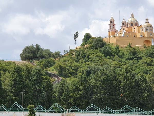 Cierran Casa del Caballero Águila y templo de Los Remedios por daños tras sismo en Cholula