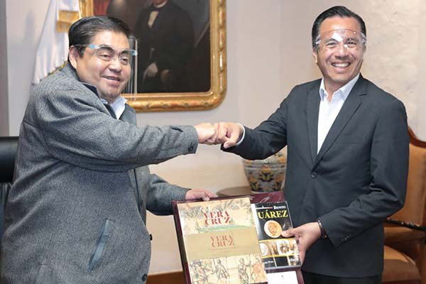 Miguel Barbosa recibió al gobernador de Veracruz en Casa Aguayo