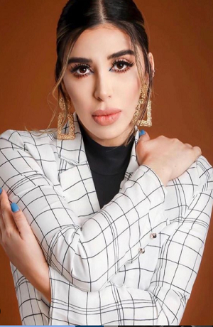 Emma Coronel cautiva en jeans a fans en TikTok