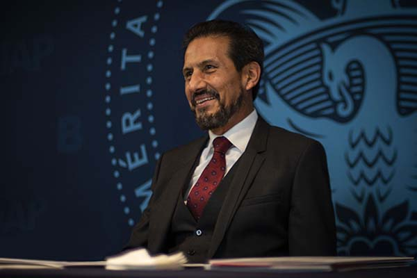Rector de la BUAP descarta participar en elecciones 2021
