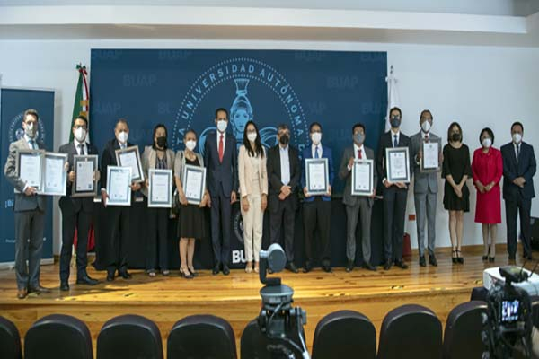 La BUAP recibe acreditaciones de sus programas educativos por parte de CIEES y COPAES
