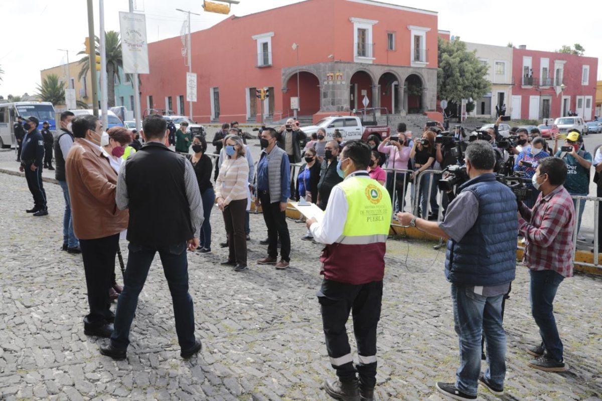 Barbosa llama a consolidar cultura de prevención al participar en simulacro de sismo