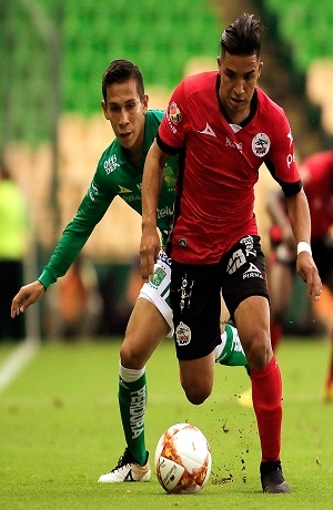 “Agua bendita” para Lobos BUAP, tras tormenta derrotó 1-0 al León