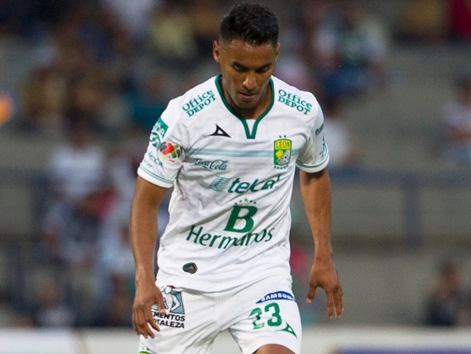 Juan “Gallo” Vázquez llega a las Chivas