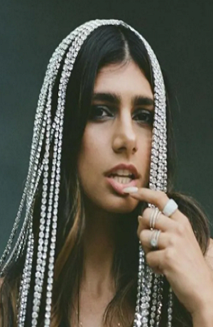 Mia Khalifa sorprende en bikini para redes sociales