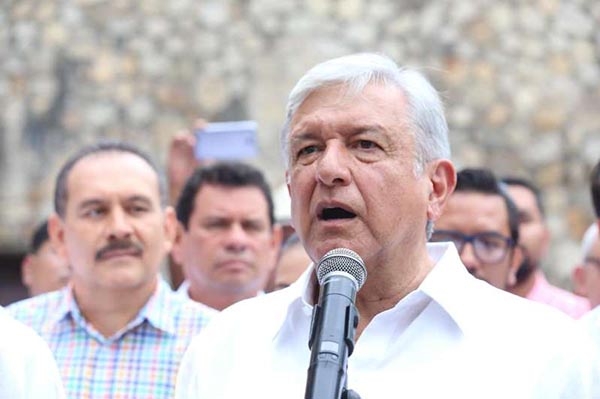 Boda de Yáñez fue evento social, no político: AMLO