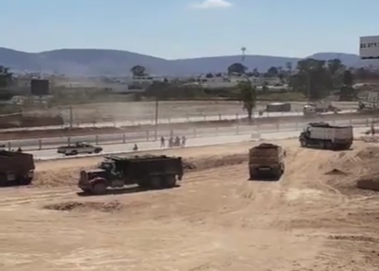 Karina Pérez simuló clausurar explotación del cerro ‘Cacalotepetl’; violan sellos y reanudan labores