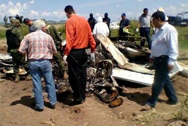 Se desploma avioneta en Sinaloa, al menos cinco muertos
