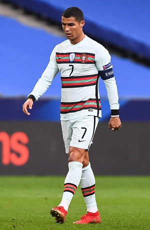 Cristiano Ronaldo dio positivo a prueba de COVID-19