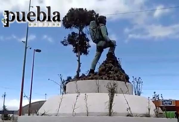VIDEO. Colocan estatua del Alpinista en Ciudad Serdán