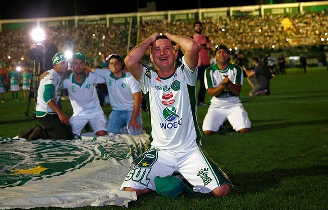 Rinden homenaje al “Eterno Chapecoense” en estadio de Colombia