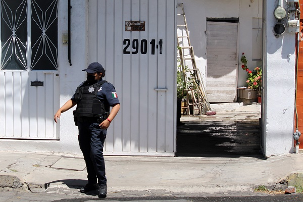 Hombre murió calcinado al interior de su departamento en Puebla