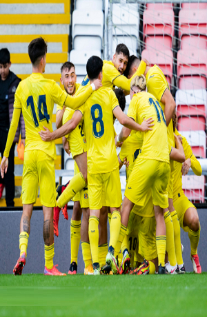 Emiliano García, canterano enfranjado, juega en victoria del Villarreal 4-1 sobre el ManU