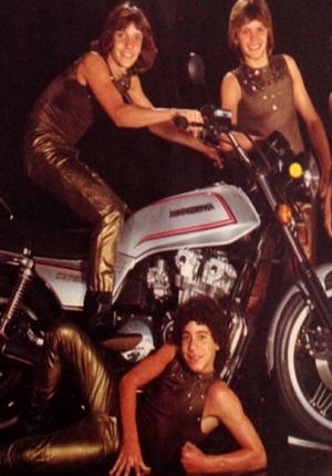 Menudo tendrá serie de televisión “Súbete a mi moto”