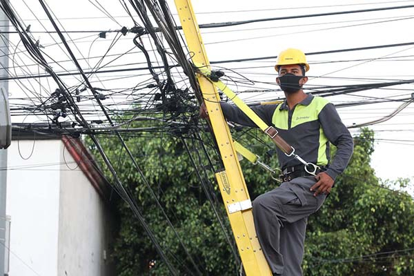 Lanzan cruzada contra las “telas de araña” en el Centro Histórico de Puebla