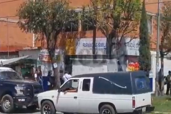VIDEO: Muere hombre en Farmacia Similares de Agua Santa