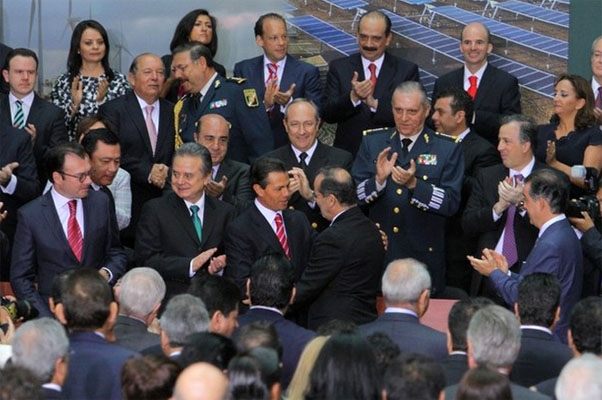 Peña Nieto anuncia licitaciones petroleras “de inmediato”