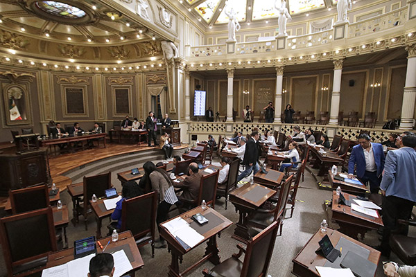 Congreso de Puebla llama a dignificar la labor de los policías