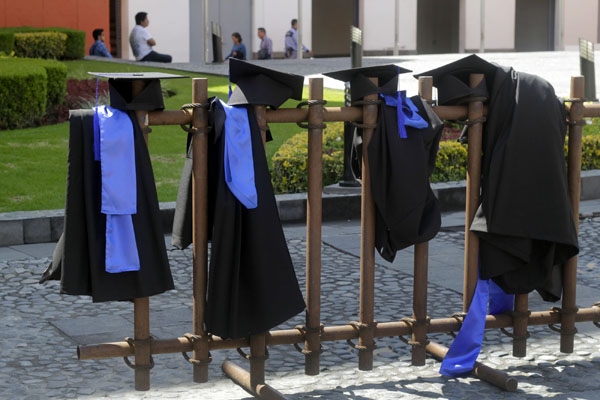 ¿Cuál es el costo de las graduaciones escolares?