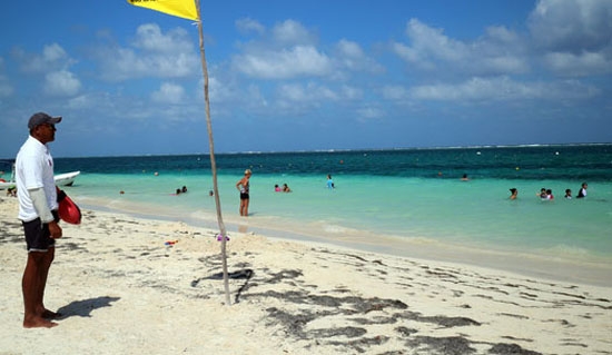 Por agredir a su esposa, sujeto es golpeado y más tarde muere en Cancún