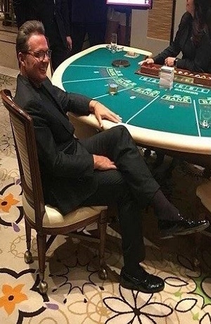 VIDEOS: Luis Miguel causa furor durante paseo por Las Vegas