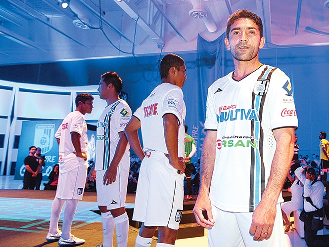 Querétaro presentó nuevo uniforme
