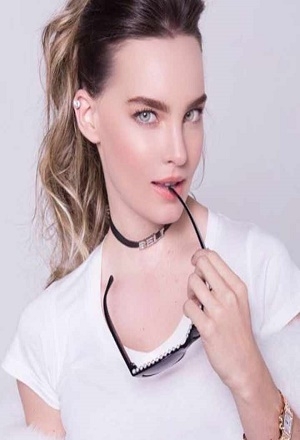 Belinda presumió figura en bikini