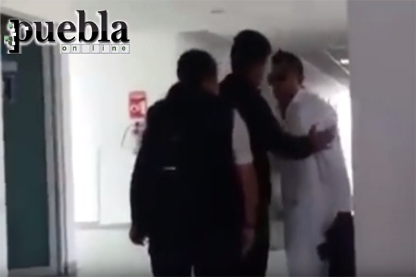 Maestra de la BUAP cachetea a estudiante en Facultad de Veterinaria