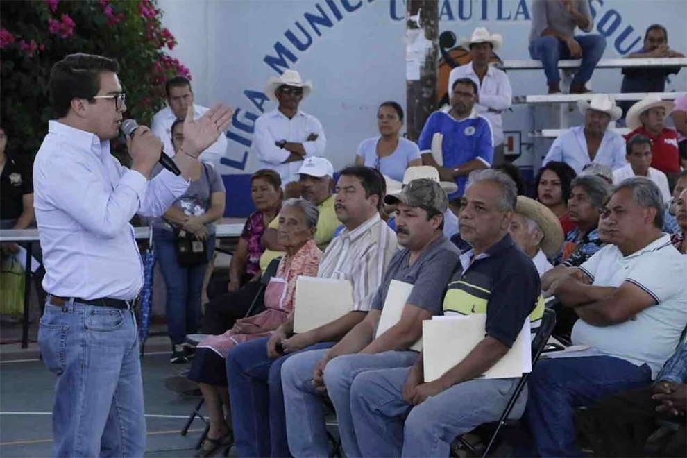 Sedeso entrega tarjetas para la reconstrucción a familias afectadas en Chiautla