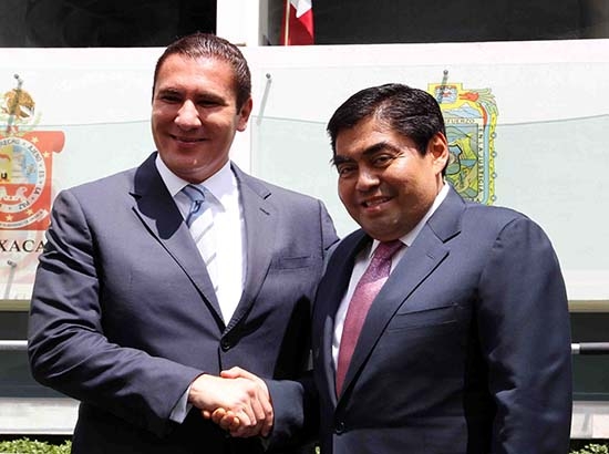 RMV acude al Senado a Encuentro por la Federación y la Unidad Nacional