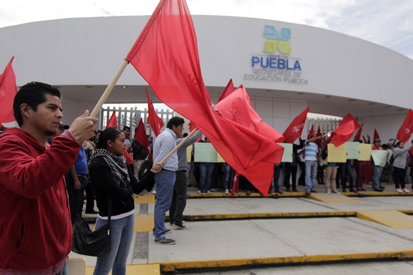 Antorcha Magisterial toma instalaciones de SEP Puebla; exigen plazas