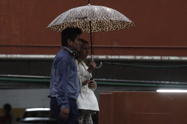 Tormentas y granizadas en Puebla por la onda tropical número 12