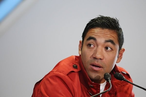 Stuttgart mejoró oferta por Marco Fabián