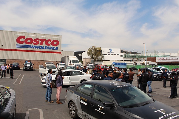 A balazos despojaron a cuentahabiente de 50 mil pesos en Costco de Angelópolis