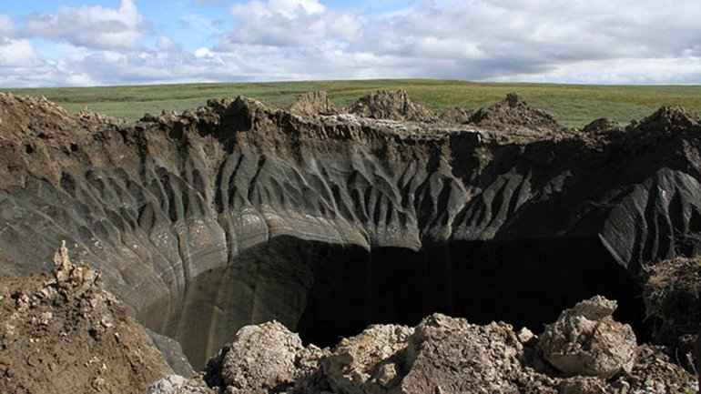 Conoce el cráter que llega al centro de la tierra