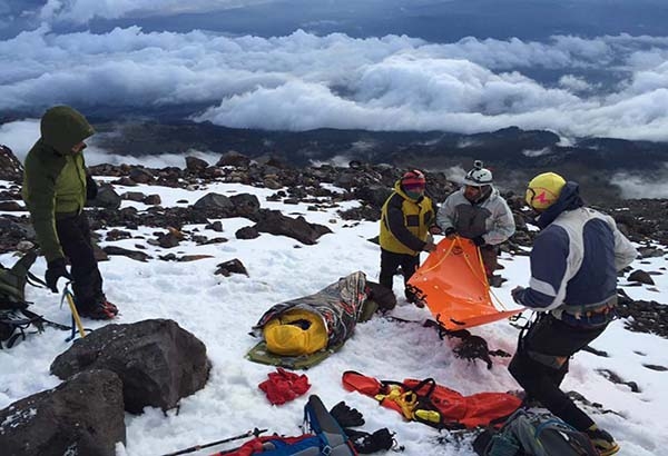 Rescatan a alpinista austriaco del Pico de Orizaba; lo llevan a hospital de Puebla